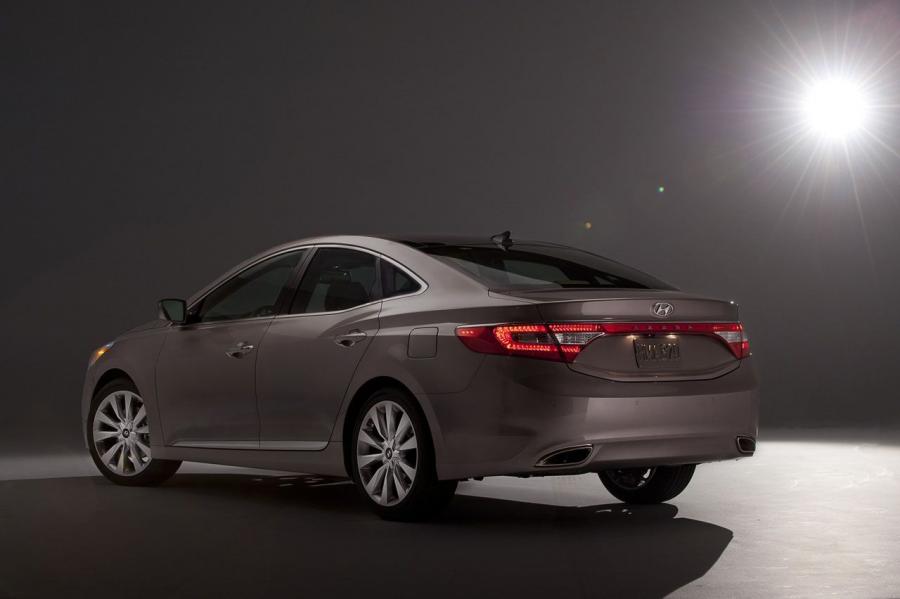  Hyundai Azera 2012 года  (фото 35 из 103)